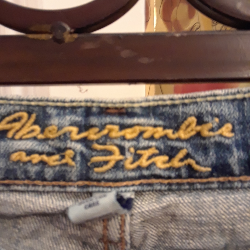 Abercrombie  & Fitch jeans size 2S. 29 inch inside leg.  Great condition - Picture 2 of 8